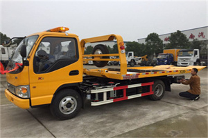 谢家集哪里有拖车服务